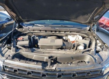 Chevrolet Suburban GMT900 2024 Chevrolet Suburban 2024, 5.3L, 4x4, Z71, od ubezpieczalni 5.3 Benzyna 355KM, zdjęcie 15