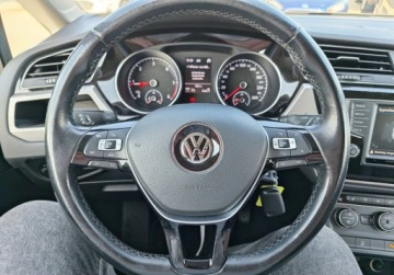 Volkswagen Touran III 1.6 TDI 115KM 2017 Volkswagen Touran swiezo sprowadzone, zarejestrowane, 7osob 1.6 Diesel, zdjęcie 16