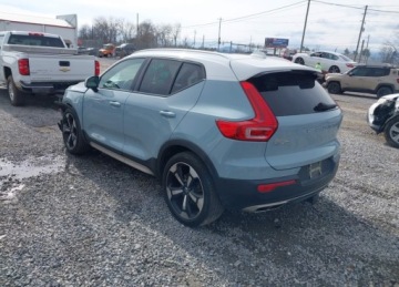 Volvo XC40 2019 Volvo XC 40 2019r., T5 Momentum, 2L, od ubezpieczalni 2.0 Benzyna 251KM, zdjęcie 2