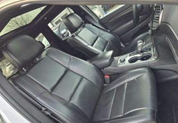 Jeep Grand Cherokee IV Terenowy Facelifting 2016 5.7 352KM 2019 Jeep Grand Cherokee Jeep Grand Cherokee 5.7 V8 HEMI 4WD Automatik Overland, zdjęcie 35