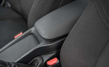 Volvo V40 II Hatchback 2.0 T2 DRIVE-E 122KM 2016 Volvo V40 Volvo V40 T2 Drive-E Kinetic 2.0 Benzyna 122KM, zdjęcie 19