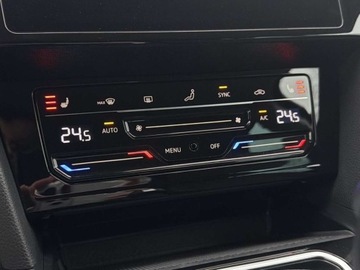 Volkswagen Passat B8 Variant Facelifting 1.5 TSI EVO 150KM 2023 Volkswagen Passat reflektory LED kamera nawigacja tempomat aktywny FV, zdjęcie 23