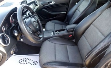 Mercedes CLA C117 Shooting Brake Facelifting 1.5 180 d 109KM 2017 Mercedes-Benz CLA 180d 109KM Automat Lopatki Zero korozji Navi Skora 1.5, zdjęcie 9