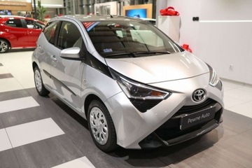 Toyota Aygo II Hatchback 3d Facelifting 1.0 VVT-i 72KM 2019 Toyota Aygo 1.0 VVT-i X-play czujniki parkowania Benzyna 72KM, zdjęcie 2