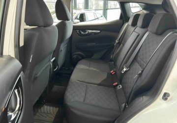Nissan Qashqai II Crossover 1.6 DIG-T 163KM 2017 Nissan Qashqai z SalonuNaviKamera124 tys. wpisuje na fakturzeOrg.lakier1wl, zdjęcie 18