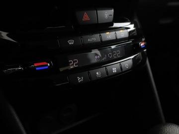 Peugeot 2008 I SUV Facelifting 1.2 PureTech 110KM 2018 Peugeot 2008 GRATIS! Pakiet Serwisowy o wartości, zdjęcie 26