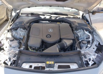 Mercedes CLE Coupe 2.0 300 258KM 2024 Mercedes-Benz CLE MERCEDES-BENZ CLE 300 4MATIC 2.0 Benzyna 259KM, zdjęcie 9