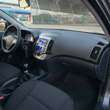 Hyundai i30 I Hatchback 1.4 109KM 2010 Hyundai i30 1.4 Blue Classic, zdjęcie 28