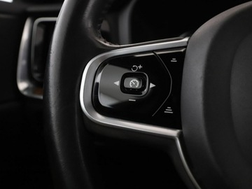 Volvo V60 II  Kombi 2.0 T8 Twin Engine 390KM 2019 Volvo V60 GRATIS! Pakiet Serwisowy o wartości, zdjęcie 33