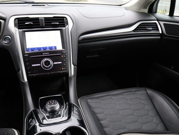 Ford Mondeo V Liftback Facelifting 2.0 EcoBlue 190KM 2019 Ford Mondeo 2.0 EcoBlue, Salon Polska, Serwis ASO, zdjęcie 7