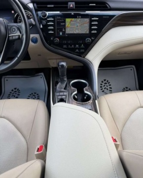 Toyota Camry IX Sedan 2.5 Hybrid Dynamic Force 218KM 2020 Toyota Camry salon Polska, Head-Up, FV-VAT 23, 1 rej 21r. 2.5 Hybryda, zdjęcie 2