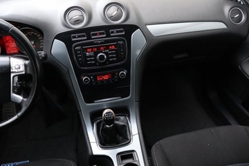 Ford Mondeo IV Hatchback 2.0 Duratorq TDCi DPF 140KM 2010 Ford Mondeo 2.0 TDCi, Klima, Klimatronic, zdjęcie 7