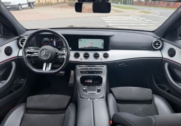 Mercedes Klasa E W213 Limuzyna Facelifting 2.0 E220d 194KM 2021 Mercedes-Benz Klasa E 2.0Cdi AMG Full Led 57.000 km 2.0 Diesel 194KM, zdjęcie 7