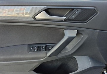 Volkswagen Tiguan II SUV Facelifting 2.0 TDI 150KM 2021 Volkswagen Tiguan Life 2.0TDI 150KM DSG App Connet Czuj Park. Pod.Fotele T, zdjęcie 12