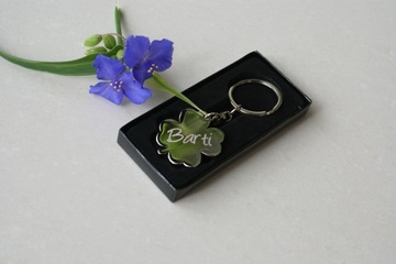 Брелок «Счастливый клевер» с выгравированной вашей надписью