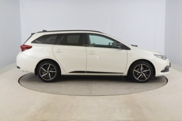 Toyota Auris II Touring Sports Facelifting 1.6 Valvematic 132KM 2017 Toyota Auris 1.6 Valvematic, Salon Polska, Klima, zdjęcie 5