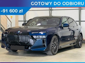 Od ręki - BMW Seria 7 3.0 (299KM) M Sport | System rozrywki z tyłu