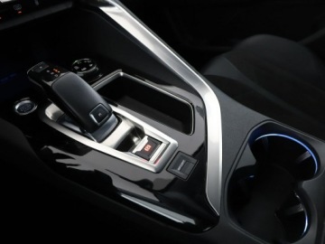 Peugeot 3008 II Crossover 1.2 PureTech 130KM 2019 Peugeot 3008 Crossway automat navi kamera tempomat, zdjęcie 30