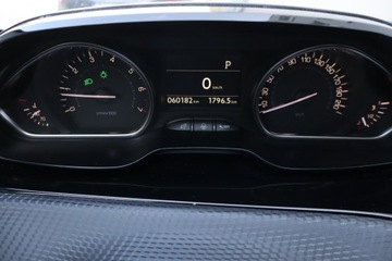 Peugeot 2008 I SUV Facelifting 1.2 PureTech 110KM 2017 Peugeot 2008 1.2 PureTech, Automat, Skóra, Navi, zdjęcie 10