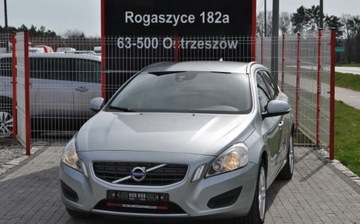 Volvo V60 I Kombi 1.6 DRIVe 115KM 2013 Volvo V60 1.6 D2 115KM - Nawigacja GPS - Clima...