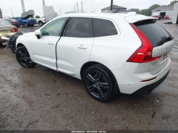 Volvo XC60 II Crossover T5 250KM 2018 Volvo XC 60 T5 momentum 2.0 Benzyna 250KM, zdjęcie 4