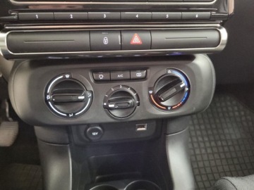 Citroen C3 III Hatchback 1.2 PureTech 68KM 2019 Citroën C3 1.2 PureTech Feel III (2016-) 1.2 benz, zdjęcie 13