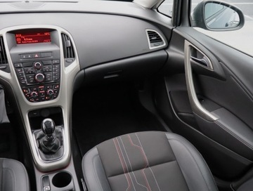 Opel Astra J GTC 1.4 Turbo ECOTEC 120KM 2013 Opel Astra 1.4 T, Klima, Klimatronic, Tempomat, zdjęcie 7