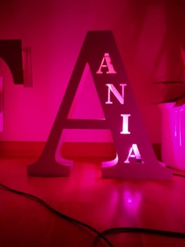Lampka do pokoju dziecka z imieniem duża literka