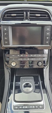 Jaguar XE 2017 Jaguar XE Jaguar XF 35T AWD Premium, 380 KM, stan b.dobry., zdjęcie 27