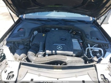 Mercedes Klasa E W213 2019 Mercedes-Benz Klasa E 2019 Mercedes-Benz E-Class E 300 RWD Sedan 2.0 241KM, zdjęcie 10