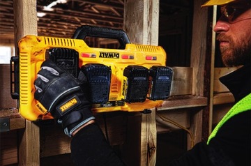 Зарядное устройство 4-портовое 10,8-18В 8А DeWalt DCB104 быстрое