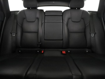 Volvo V90 II Kombi Plug In 2.0 T8 Twin Engine 391KM 2019 Volvo V90 Momentum PHEV T8 AWD automat skóra navi, zdjęcie 17