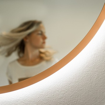 DUŻE LUSTRO OKRĄGŁE W MIEDZIANEJ RAMIE 100 cm, LED