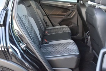 Volkswagen Tiguan II SUV Facelifting 1.5 TSI 150KM 2022 Volkswagen Tiguan SalonPL 150KM TSI DSG R-Line Premium HakKessyNavi ACC Ma, zdjęcie 34