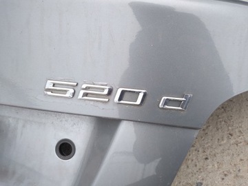 BMW E60 SEDAN ZNAKY ZNAK 520D KRYT ZADNÍ ORIG.