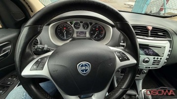 Lancia Delta III Hatchback 1.9 Twinturbo MultiJet 190KM 2011 Lancia Delta 1.9jtd 190KM max wersja asyst parkowania ledy xenon skora 1.r, zdjęcie 14