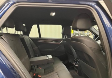 BMW Seria 5 G30-G31 Touring Facelifting 3.0 530d 286KM 2022 BMW Seria 5 530d xDrive, M Pakiet, Hak, Gwarancja, Faktura 23, Bezwypadkowy, zdjęcie 36