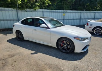 Alfa Romeo Giulia II Sedan 2.0 TBi 280KM 2017 Alfa Romeo Giulia Auta z USA - Zapytaj o wiecej ofert 2.0 Benzyna 280KM, zdjęcie 7