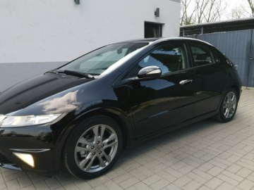 Honda Civic VIII Hatchback 3d 1.8 i-VTEC 140KM 2010 Honda Civic 1.8 I-VTEC 140KM Klimatronic Tempomat, zdjęcie 9