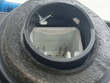 LEXUS NX 2017 PRAVÁ STRANA ZÁMEK DVEŘE ZADNÍCH