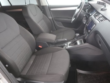 Skoda Octavia III Kombi 2.0 TDI 150KM 2016 Skoda Octavia 2.0 TDI, Salon Polska, Serwis ASO, zdjęcie 8