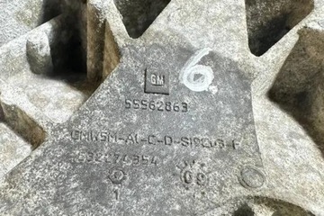 UCHYCENÍ DRŽÁKY KOMPRESORU KLIMATIZACE OPEL INSIGNIA A (G09) 55562863 2.0L