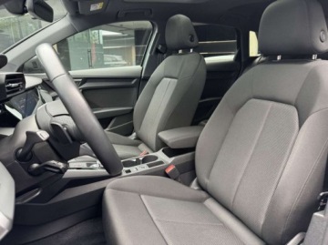 Audi A3 8Y Sportback 1.5 35 TFSI 150KM 2022 Audi A3 Sportback 35 TFSI mHEV S Line S tronic Szyberdach ACC Asystent, zdjęcie 2
