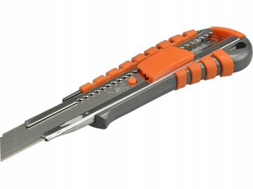 Nóż z ostrzem łamanym 18 mm, metalowy korpus NEO