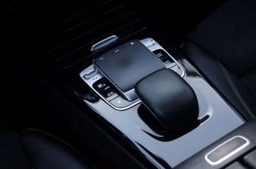 Mercedes Klasa A W177/V177 Hatchback 1.5 180d 116KM 2018 Mercedes-Benz Klasa A 1.5 Diesel 115 KM, Pakiet AMG, Navi, Kamera, Full LE, zdjęcie 18