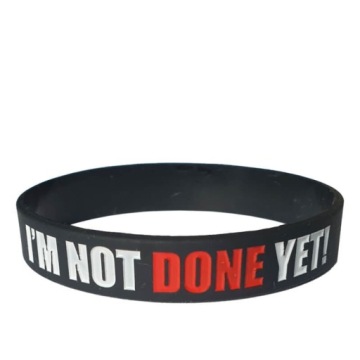 OPASKA MOTYWACYJNA NA RĘKĘ - I'AM NOT DONE YET!