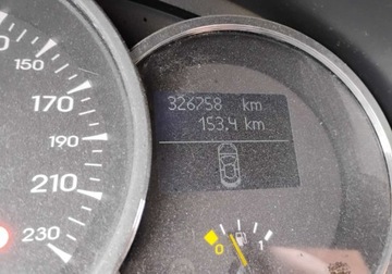 Renault Fluence Sedan 1.6 16V 110KM 2010 Renault Fluence 2010r, 1.6 Benzyna. Lekko uszkodzony lewy tyl. Jezdzi., zdjęcie 11