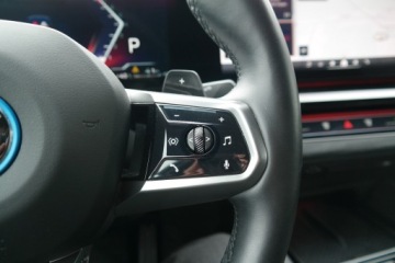 BMW Seria 5 G90-91 2024 BMW 550 BMW 550e M Pro HAK Adaptive LED Bowers&amp;Wil, zdjęcie 18