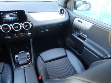 Mercedes Klasa B W247 Sports Tourer 1.3 B180  136KM 2019 Mercedes B B 180, Salon Polska, Automat, Skóra, zdjęcie 7