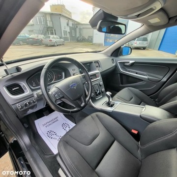 Volvo V60 I Kombi Facelifting 2.0 T3 DRIVE-E 152KM 2016 Volvo V60 I 2.0 T3 2,0, bezwypadkowy, zdjęcie 16